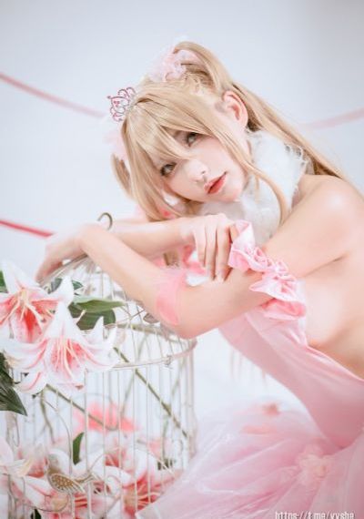 白丝美女被c